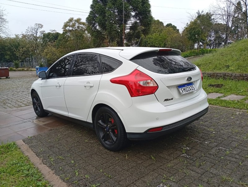 FOCUS 1.6 S 16V FLEX 4P MANUAL - 2014 - FARROUPILHA