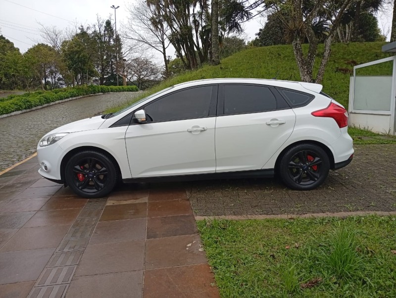 FOCUS 1.6 S 16V FLEX 4P MANUAL - 2014 - FARROUPILHA
