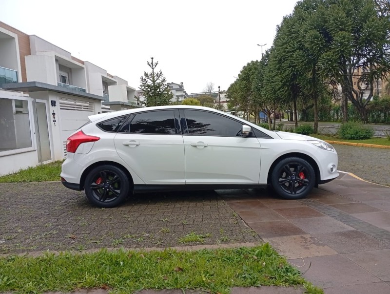 FOCUS 1.6 S 16V FLEX 4P MANUAL - 2014 - FARROUPILHA