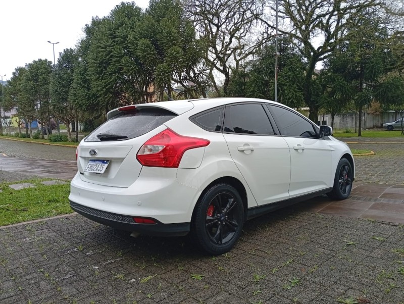 FOCUS 1.6 S 16V FLEX 4P MANUAL - 2014 - FARROUPILHA