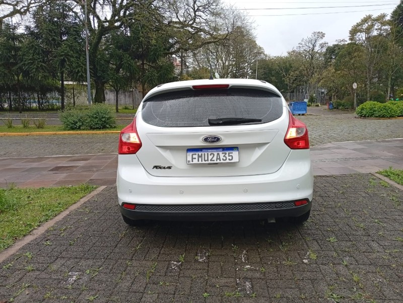 FOCUS 1.6 S 16V FLEX 4P MANUAL - 2014 - FARROUPILHA