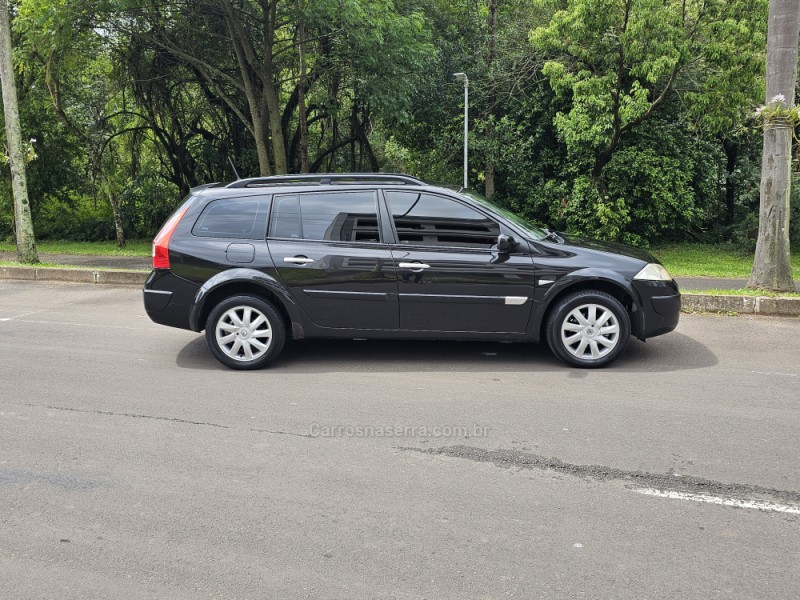 MÉGANE 1.6 DYNAMIQUE GRAND TOUR 16V FLEX 4P MANUAL - 2012 - CAMPO BOM