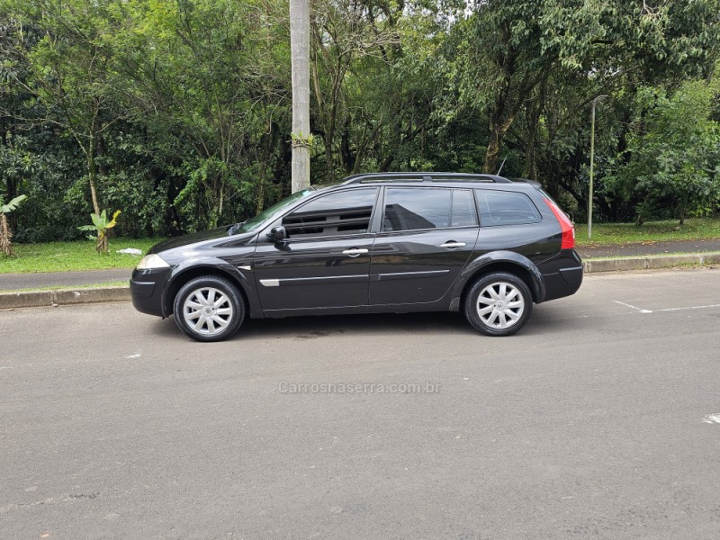 MÉGANE 1.6 DYNAMIQUE GRAND TOUR 16V FLEX 4P MANUAL - 2012 - CAMPO BOM