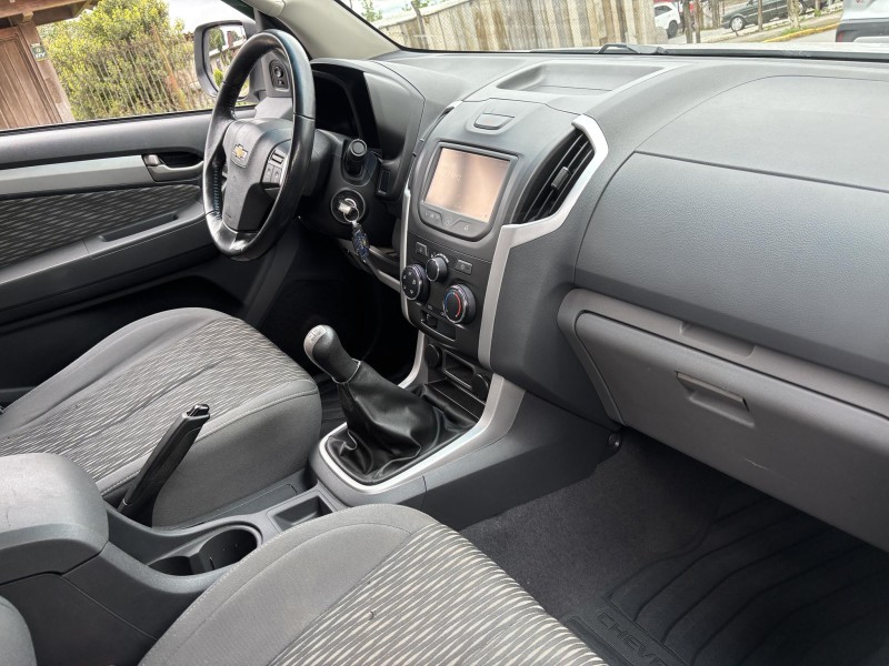 S10 2.4 LT 4X2 CD 8V FLEX 4P MANUAL - 2014 - FARROUPILHA