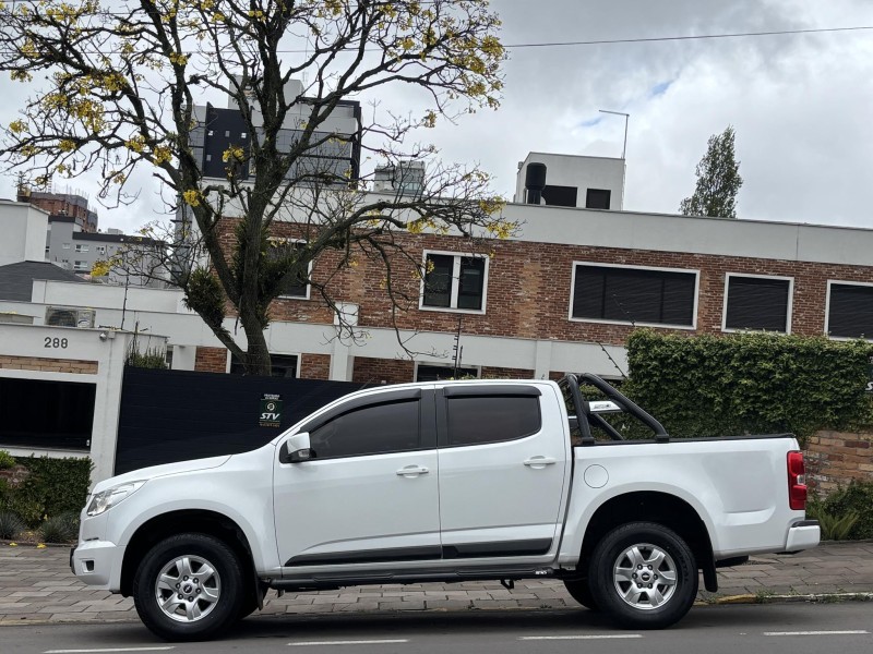 S10 2.4 LT 4X2 CD 8V FLEX 4P MANUAL - 2014 - FARROUPILHA