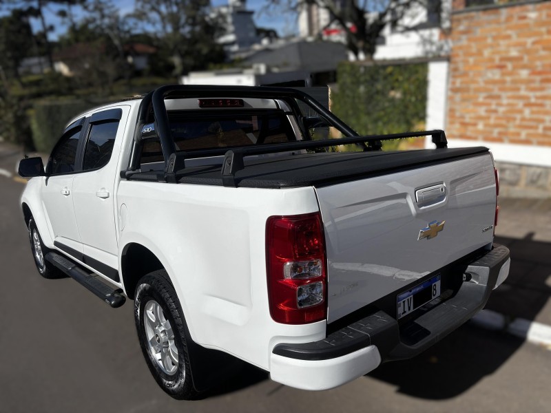 S10 2.4 LT 4X2 CD 8V FLEX 4P MANUAL - 2014 - FARROUPILHA