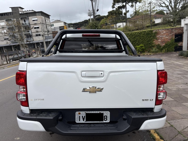 S10 2.4 LT 4X2 CD 8V FLEX 4P MANUAL - 2014 - FARROUPILHA