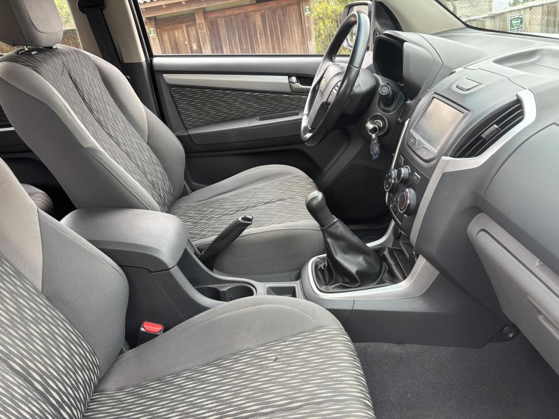 S10 2.4 LT 4X2 CD 8V FLEX 4P MANUAL - 2014 - FARROUPILHA