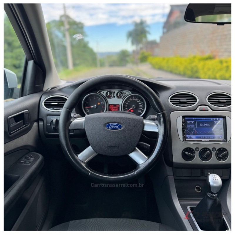 FOCUS 1.6 SE 16V FLEX 4P MANUAL - 2010 - CAMPO BOM