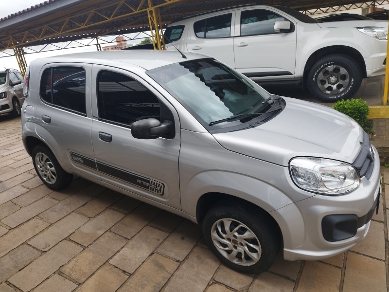UNO 1.0 FIREFLY FLEX ATTRACTIVE 4P MANUAL - 2017 - VERANóPOLIS