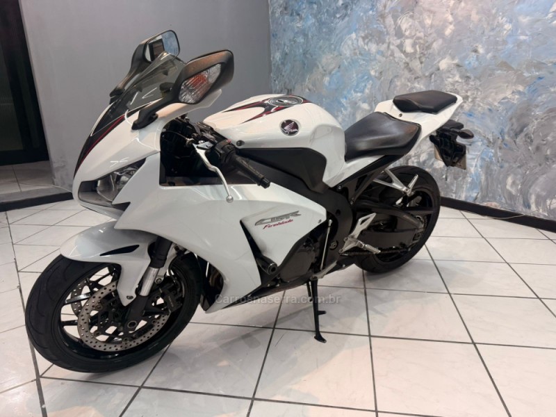 cbr 1000rr fireblade 2014 caxias do sul