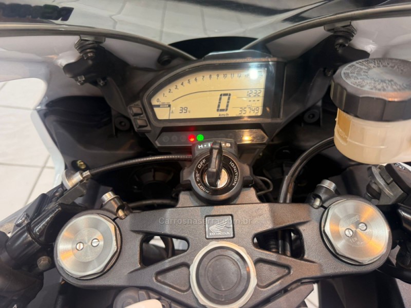 CBR 1000RR FIREBLADE - 2014 - CAXIAS DO SUL