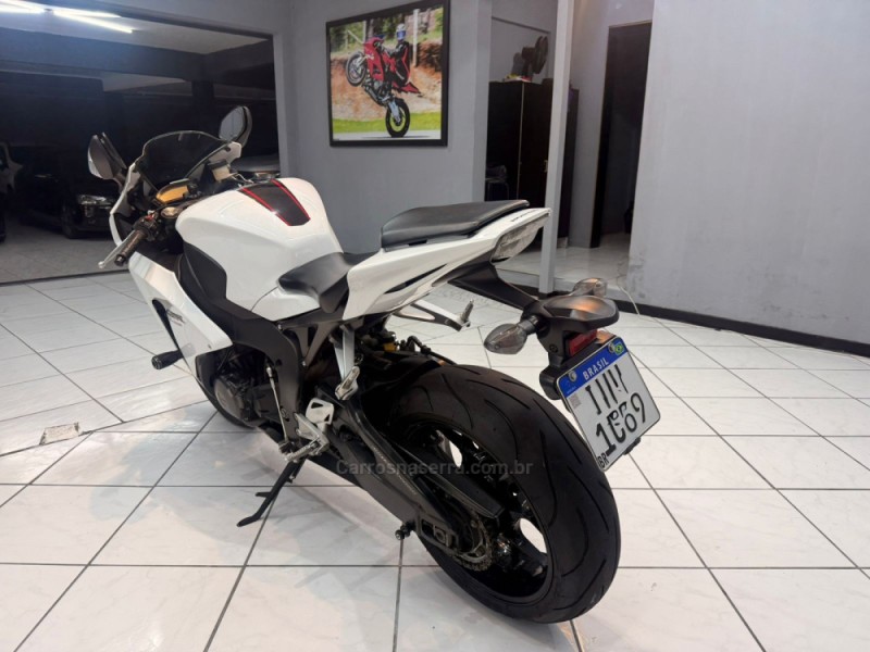 CBR 1000RR FIREBLADE - 2014 - CAXIAS DO SUL