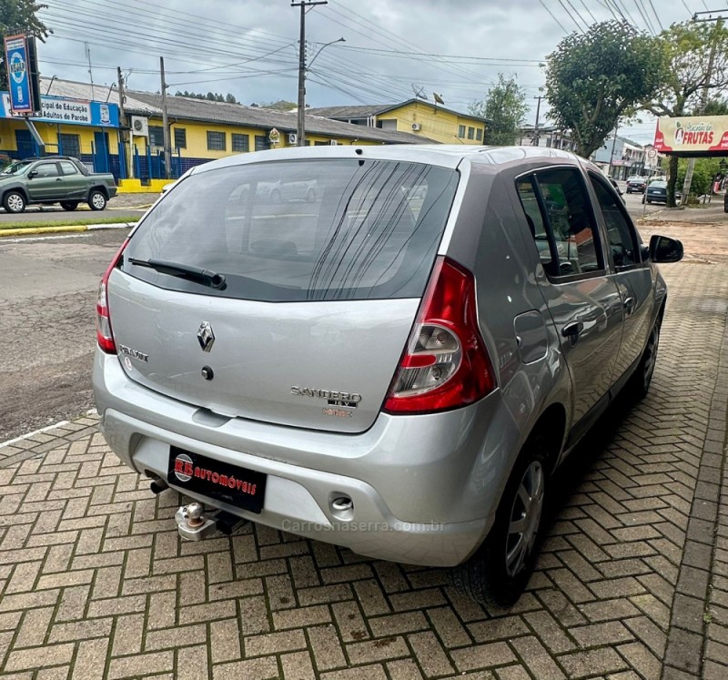 SANDERO 1.0 EXPRESSION 16V FLEX 4P MANUAL - 2010 - PAROBé