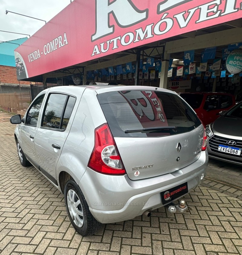 SANDERO 1.0 EXPRESSION 16V FLEX 4P MANUAL - 2010 - PAROBé