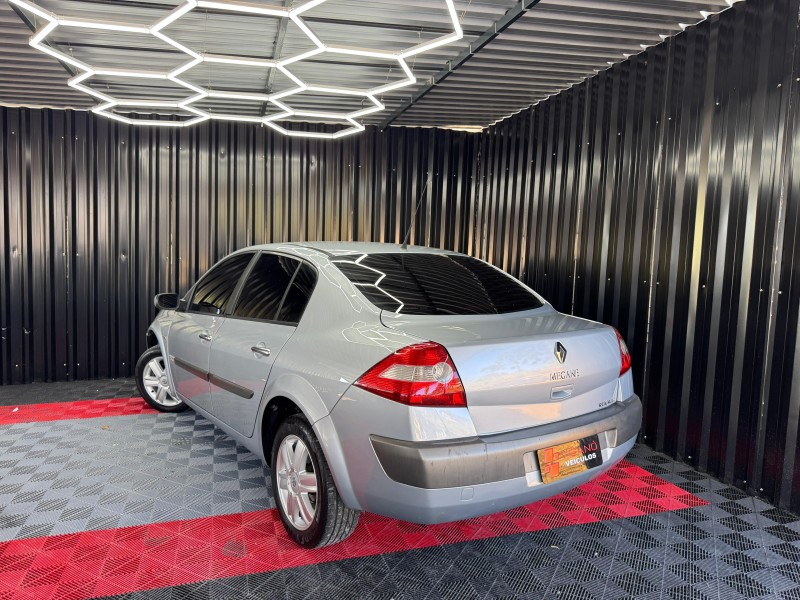 MÉGANE 2.0 DYNAMIQUE SEDAN 16V GASOLINA 4P MANUAL - 2007 - CAXIAS DO SUL