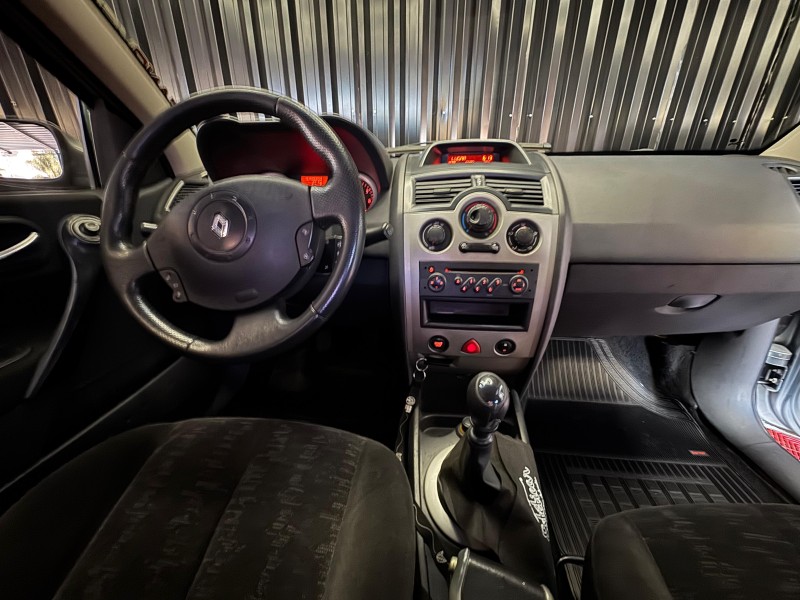 MÉGANE 2.0 DYNAMIQUE SEDAN 16V GASOLINA 4P MANUAL - 2007 - CAXIAS DO SUL