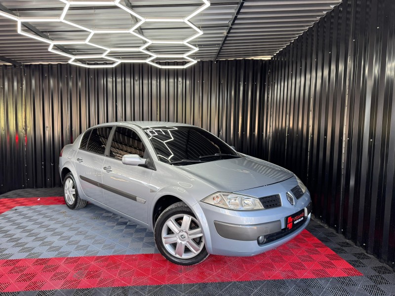 MÉGANE 2.0 DYNAMIQUE SEDAN 16V GASOLINA 4P MANUAL - 2007 - CAXIAS DO SUL