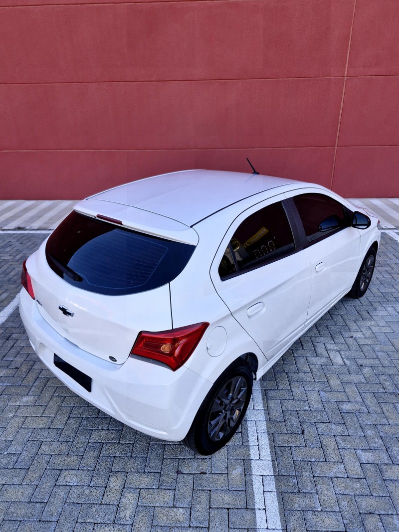 ONIX 1.0 JOY PLUS BLACK 8V FLEX 4P MANUAL - 2021 - CAXIAS DO SUL