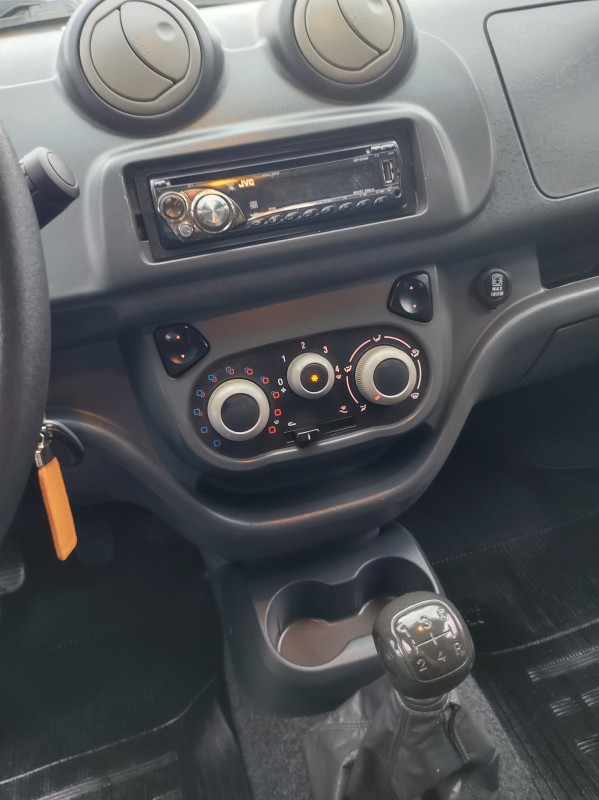 UNO 1.0 EVO VIVACE 8V FLEX 4P MANUAL - 2012 - VALE REAL