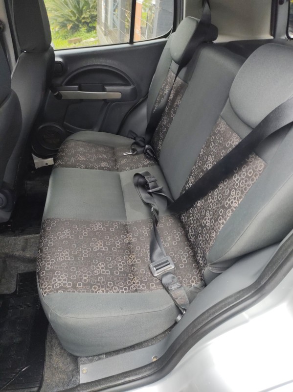 UNO 1.0 EVO VIVACE 8V FLEX 4P MANUAL - 2012 - VALE REAL