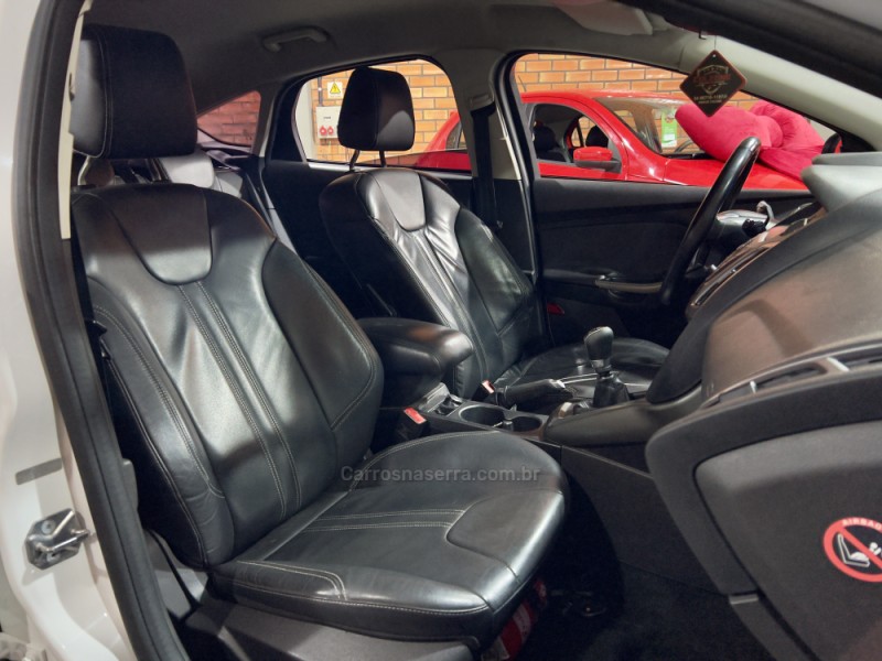 FOCUS 1.6 SE 16V FLEX 4P MANUAL - 2015 - BENTO GONçALVES