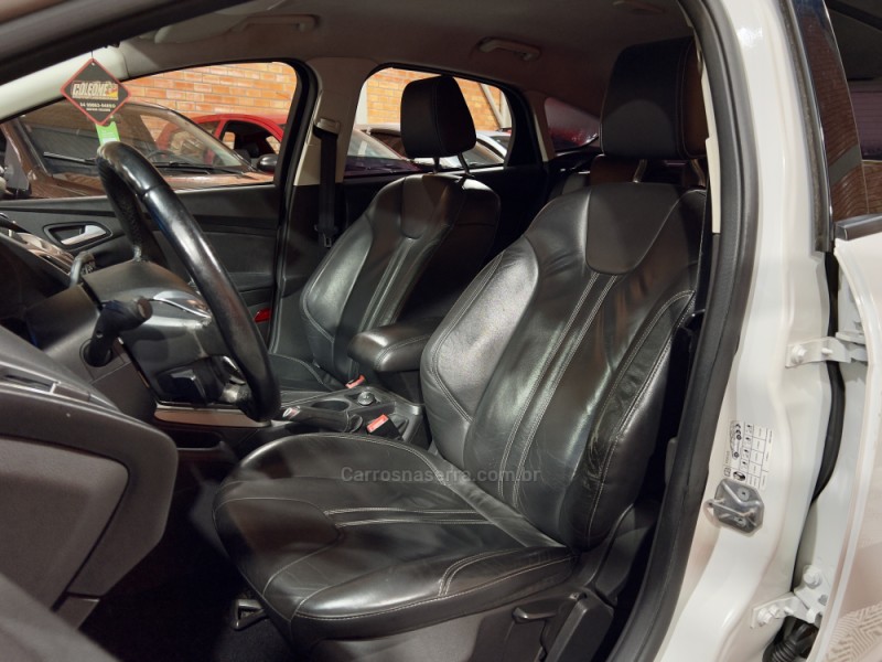 FOCUS 1.6 SE 16V FLEX 4P MANUAL - 2015 - BENTO GONçALVES