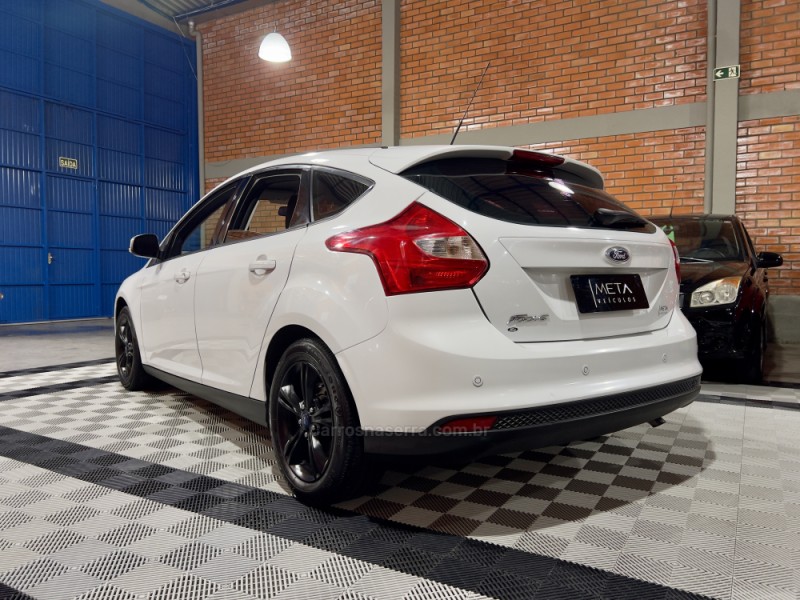 FOCUS 1.6 SE 16V FLEX 4P MANUAL - 2015 - BENTO GONçALVES
