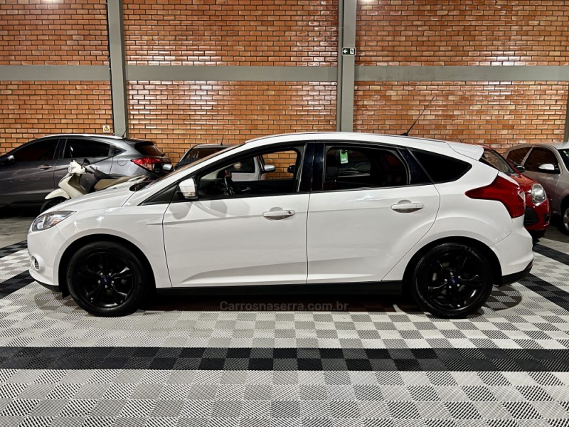 FOCUS 1.6 SE 16V FLEX 4P MANUAL - 2015 - BENTO GONçALVES