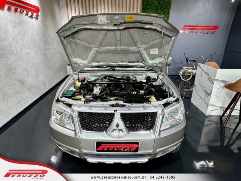 PAJERO TR4 2.0 4X4 16V 140CV FLEX 4P AUTOMÁTICO - 2014 - NOVA PRATA