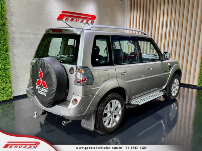 PAJERO TR4 2.0 4X4 16V 140CV FLEX 4P AUTOMÁTICO - 2014 - NOVA PRATA
