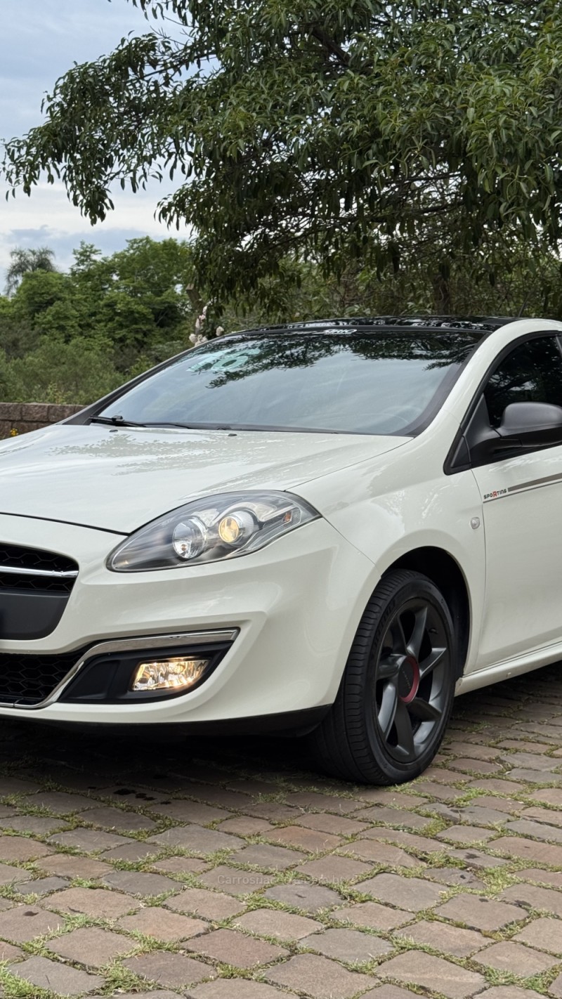 BRAVO 1.8 SPORTING 16V FLEX 4P MANUAL - 2016 - LAJEADO
