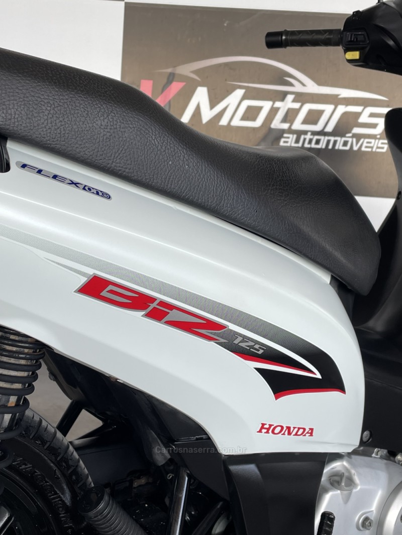 BIZ 125 EX - 2015 - PAROBé