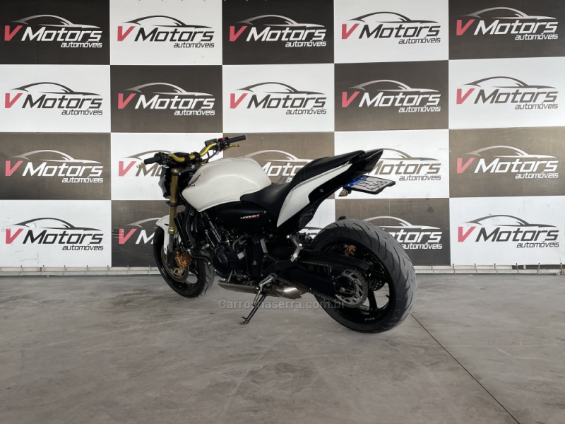 CB 600F HORNET - 2014 - PAROBé