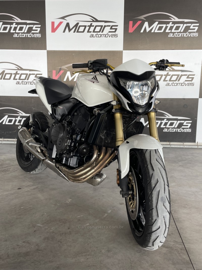 CB 600F HORNET - 2014 - PAROBé
