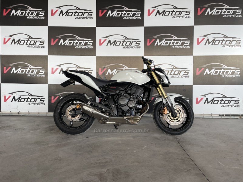 CB 600F HORNET - 2014 - PAROBé