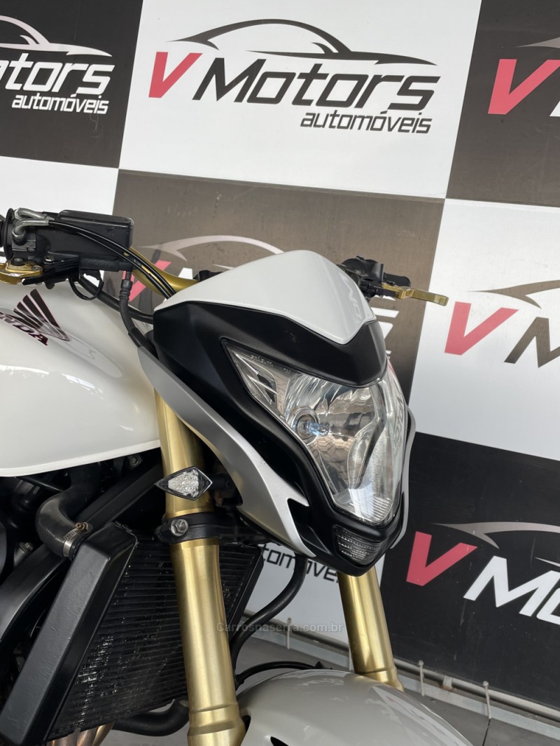 CB 600F HORNET - 2014 - PAROBé