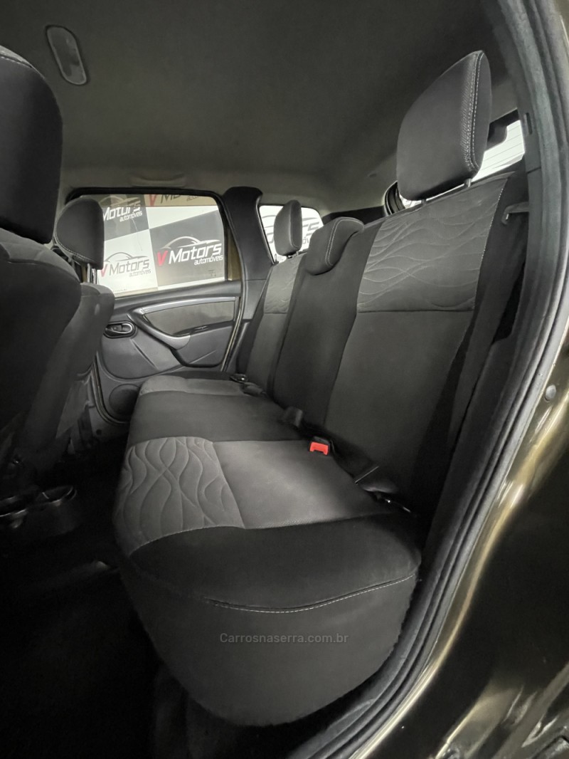 DUSTER 1.6 DYNAMIQUE 4X2 16V FLEX 4P MANUAL - 2014 - PAROBé