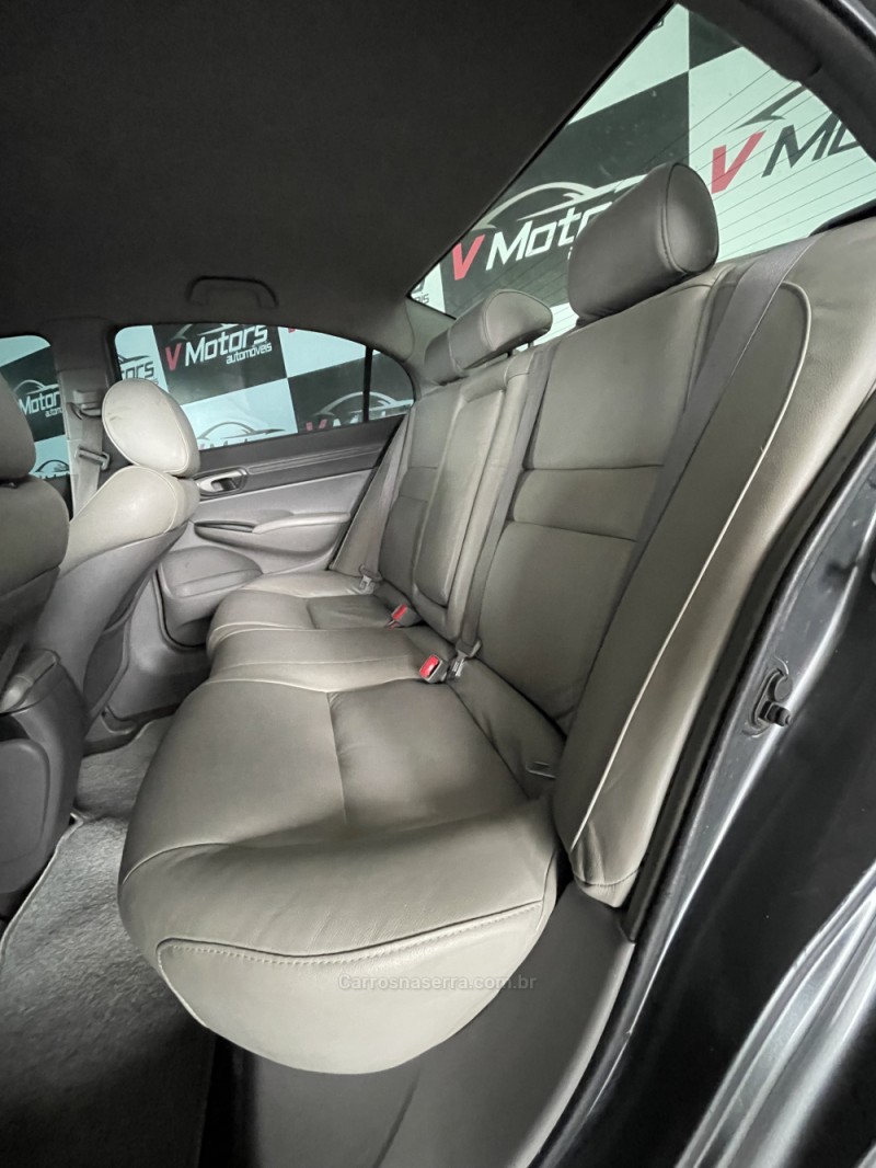 CIVIC 1.8 LXS 16V FLEX 4P MANUAL - 2010 - PAROBé