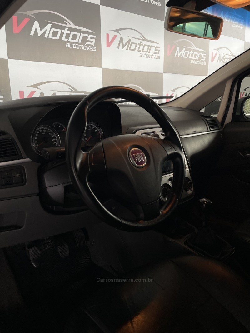 PUNTO 1.4 ATTRACTIVE 8V FLEX 4P MANUAL - 2010 - PAROBé