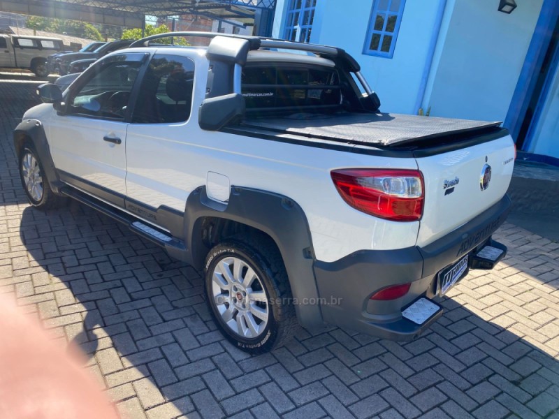 STRADA 1.8 MPI ADVENTURE LOCKER E.TORQ CD 16V FLEX 4P MANUAL - 2016 - CANELA