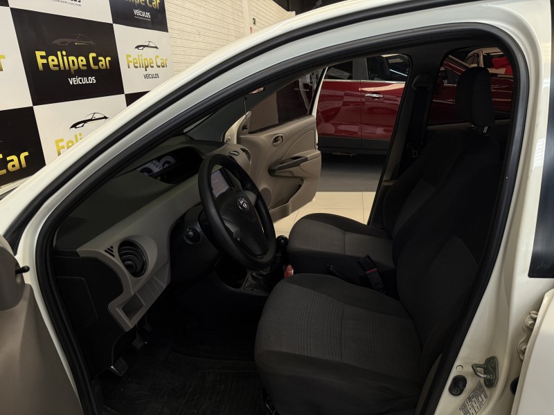 ETIOS 1.3 XS 16V FLEX 4P MANUAL - 2013 - CAXIAS DO SUL