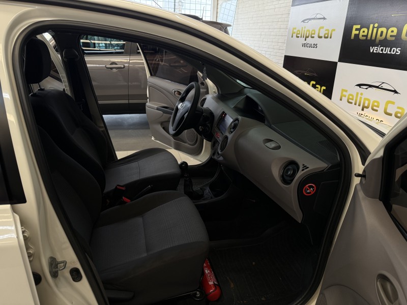 ETIOS 1.3 XS 16V FLEX 4P MANUAL - 2013 - CAXIAS DO SUL