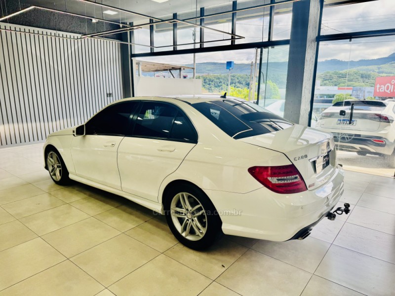 C 200 1.8 CGI AVANTGARDE 16V GASOLINA 4P AUTOMÁTICO - 2014 - DOIS IRMãOS