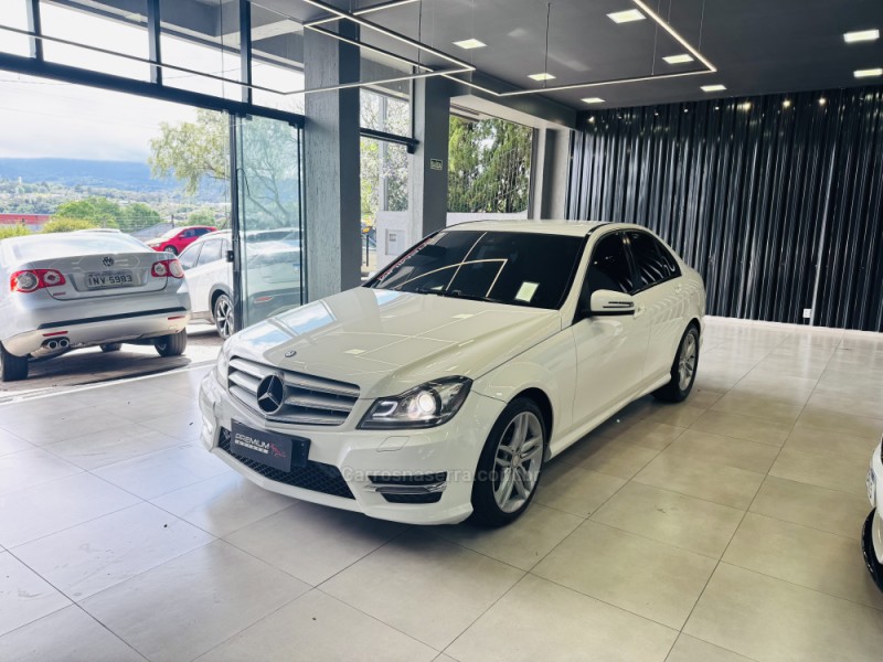 C 200 1.8 CGI AVANTGARDE 16V GASOLINA 4P AUTOMÁTICO - 2014 - DOIS IRMãOS