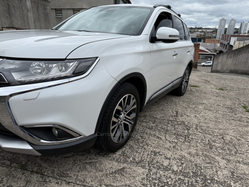 OUTLANDER 2.2 4X4 16V DIESEL 4P AUTOMÁTICO - 2016 - CAXIAS DO SUL