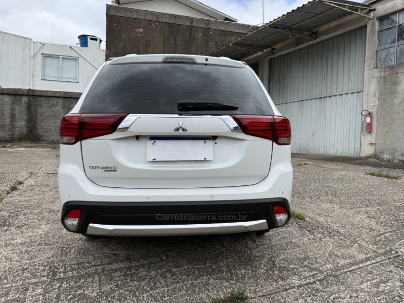 OUTLANDER 2.2 4X4 16V DIESEL 4P AUTOMÁTICO - 2016 - CAXIAS DO SUL