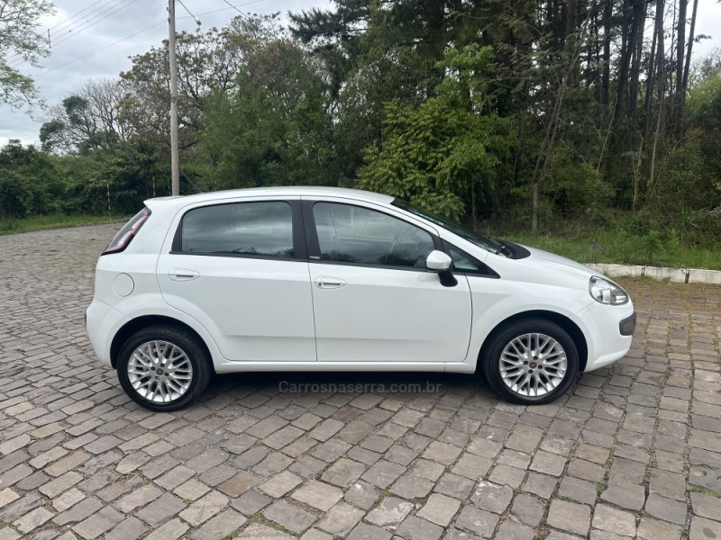 PUNTO 1.6 ESSENCE 16V FLEX 4P MANUAL - 2013 - NOVA PRATA