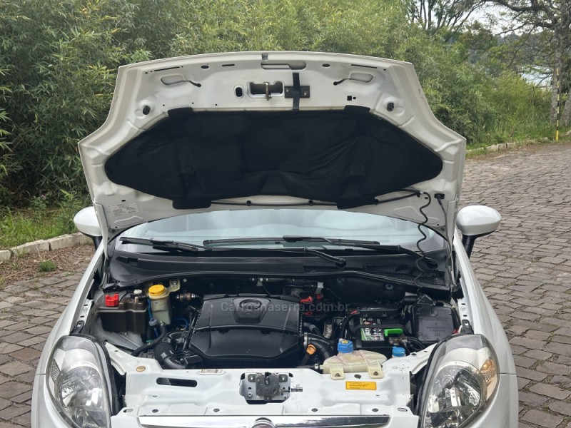 PUNTO 1.6 ESSENCE 16V FLEX 4P MANUAL - 2013 - NOVA PRATA