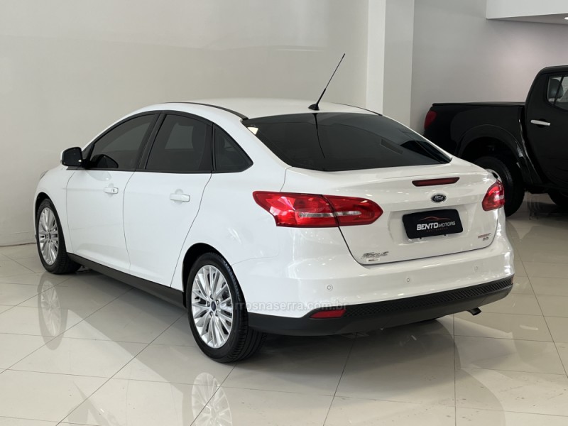 FOCUS 2.0 SE PLUS SEDAN 16V FLEX 4P AUTOMÁTICO - 2016 - BENTO GONçALVES